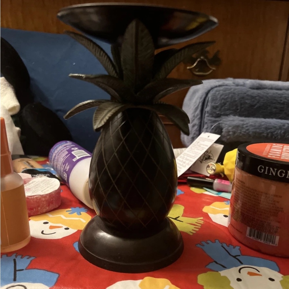 Elegant Black Pineapple Candle Holder